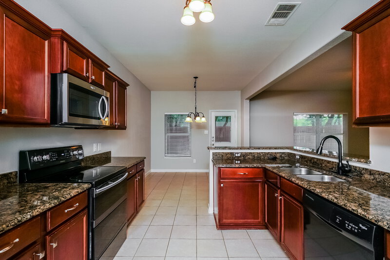 1,970/Mo, 1006 Primrose Dr Sanger, TX 76266 Kitchen View 2