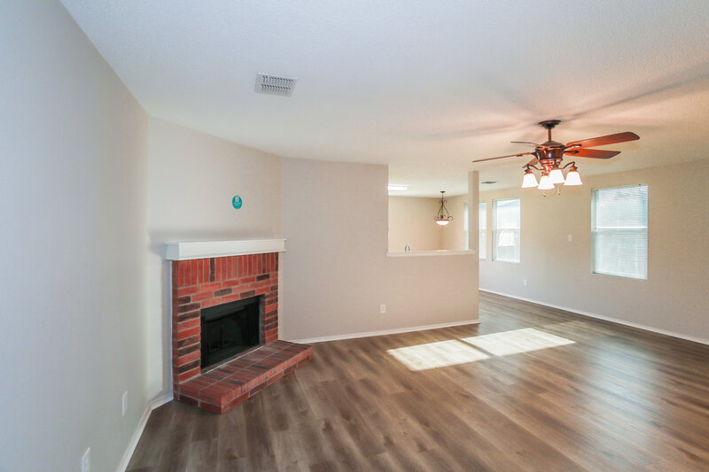 2,220/Mo, 3343 Lipizzan Dr Denton, TX 76210 Living Room View