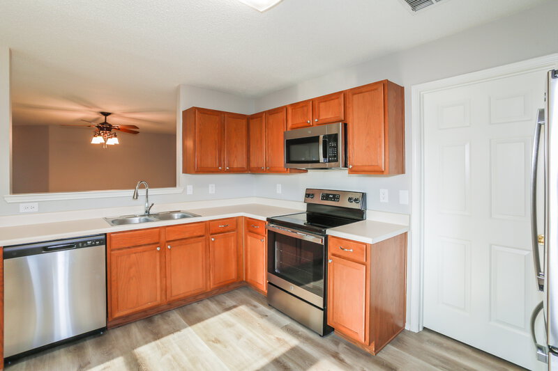 2,220/Mo, 3343 Lipizzan Dr Denton, TX 76210 Kitchen View 2