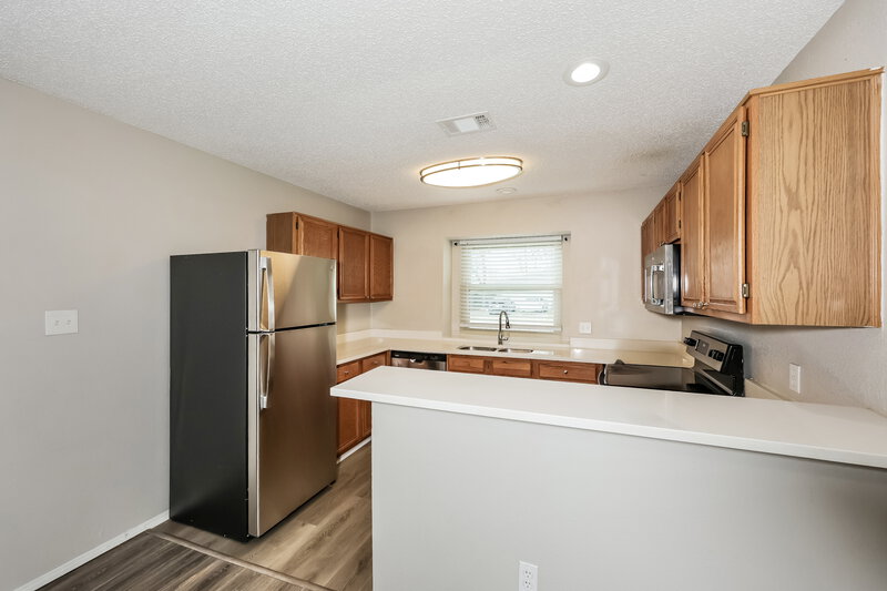 2,000/Mo, 1121 Cardinal Oaks Dr Mansfield, TX 76063 Kitchen View 2