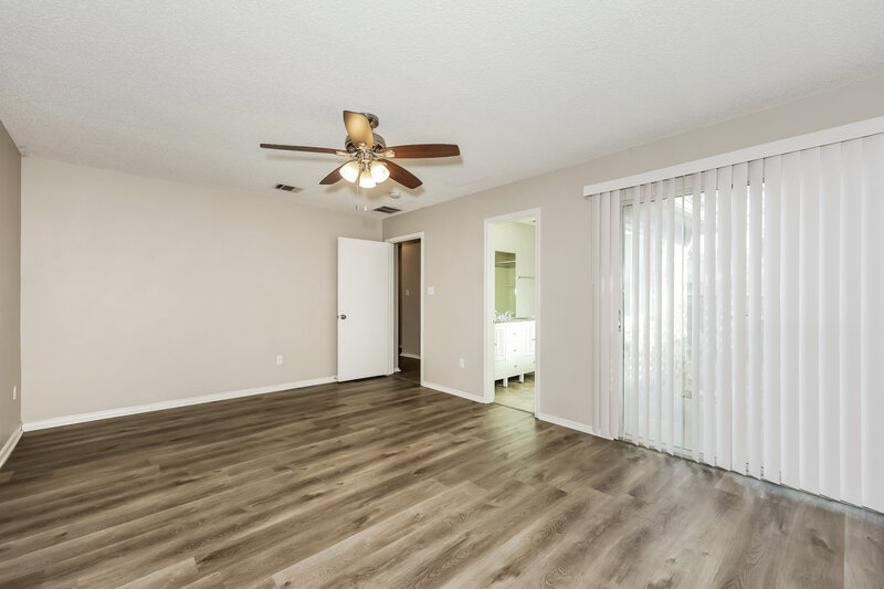 2,000/Mo, 1121 Cardinal Oaks Dr Mansfield, TX 76063 Main Bedroom View 2