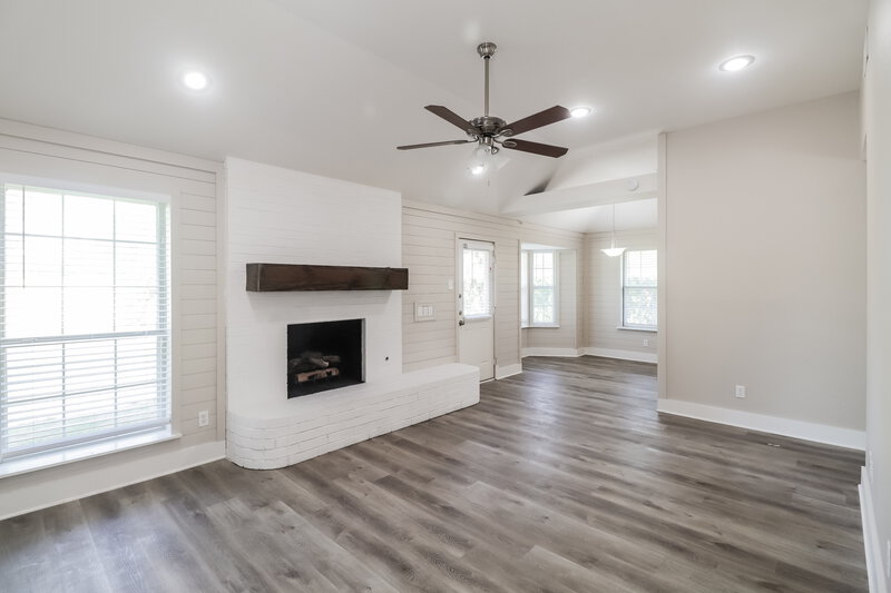 1,880/Mo, 601 E 6th St Krum, TX 76249 Living Room View