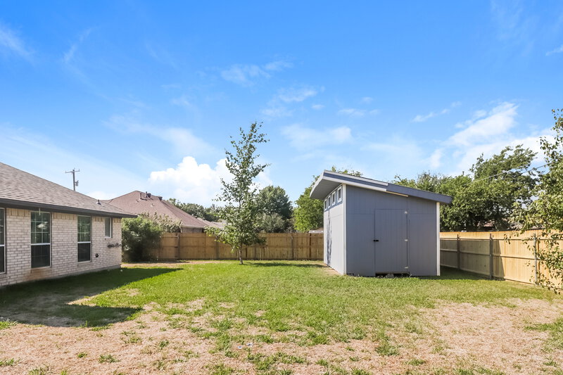 1,880/Mo, 601 E 6th St Krum, TX 76249 Exterior View