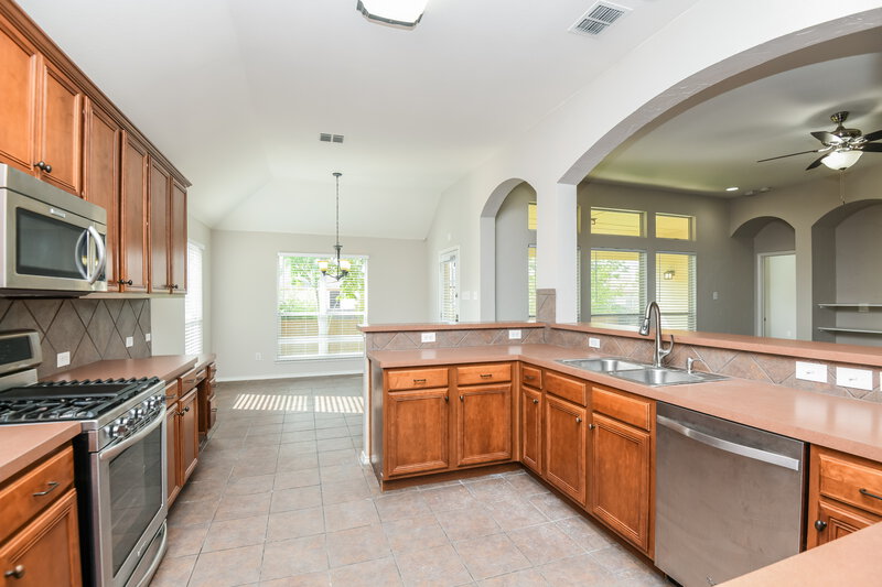 2,695/Mo, 337 Fort Edward Dr Arlington, TX 76002 Kitchen View