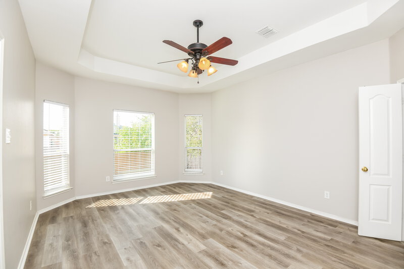 2,695/Mo, 337 Fort Edward Dr Arlington, TX 76002 Main Bedroom View