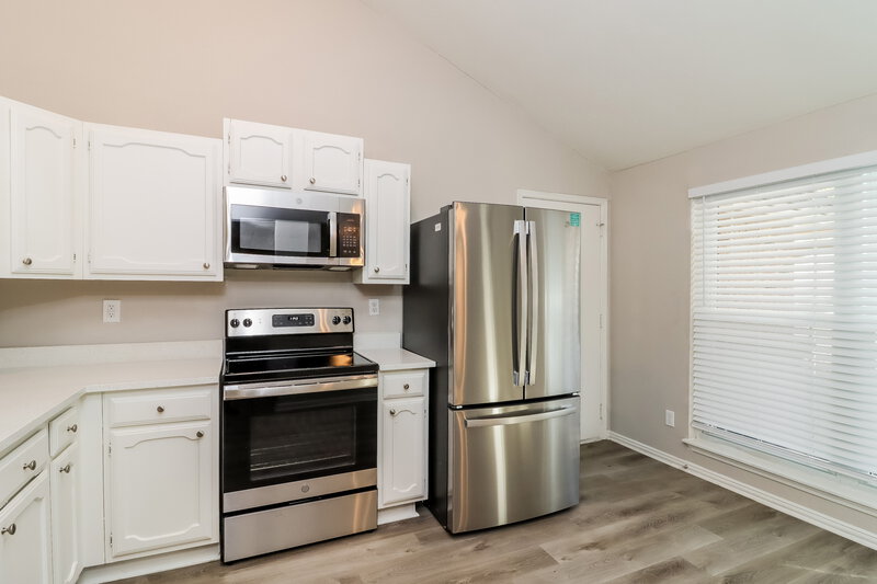 1,990/Mo, 6723 Old Stone Dr Fort Worth, TX 76137 Kitchen View