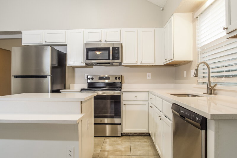 2,370/Mo, 2864 Concho Trl Fort Worth, TX 76118 Kitchen View