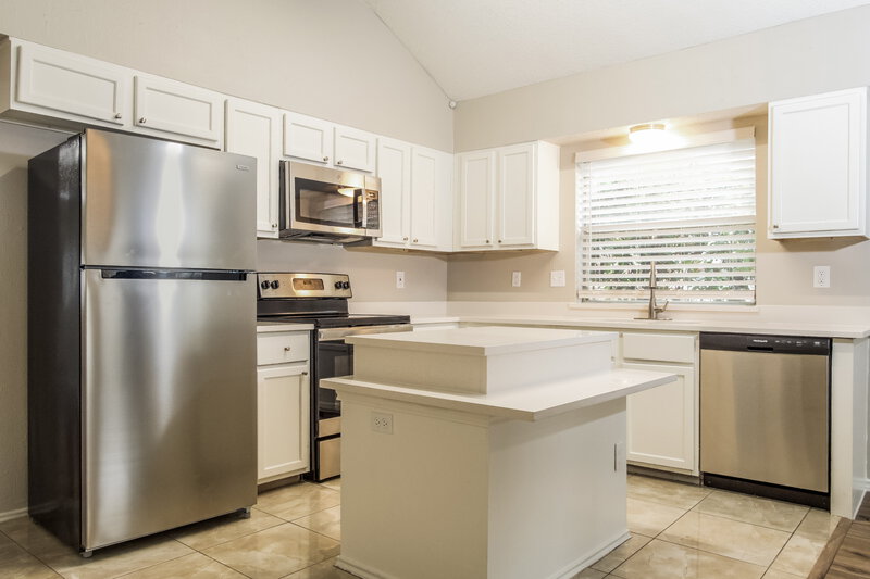 2,370/Mo, 2864 Concho Trl Fort Worth, TX 76118 Kitchen View 2