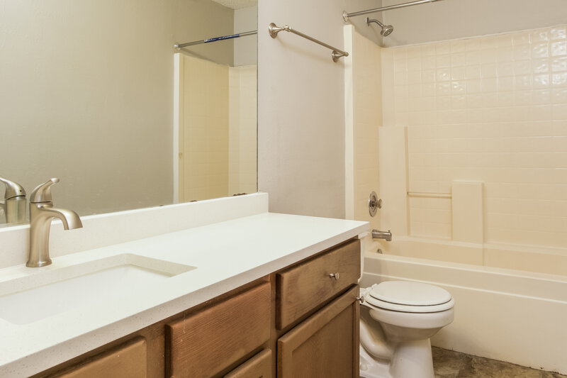 2,370/Mo, 2864 Concho Trl Fort Worth, TX 76118 Bathroom View