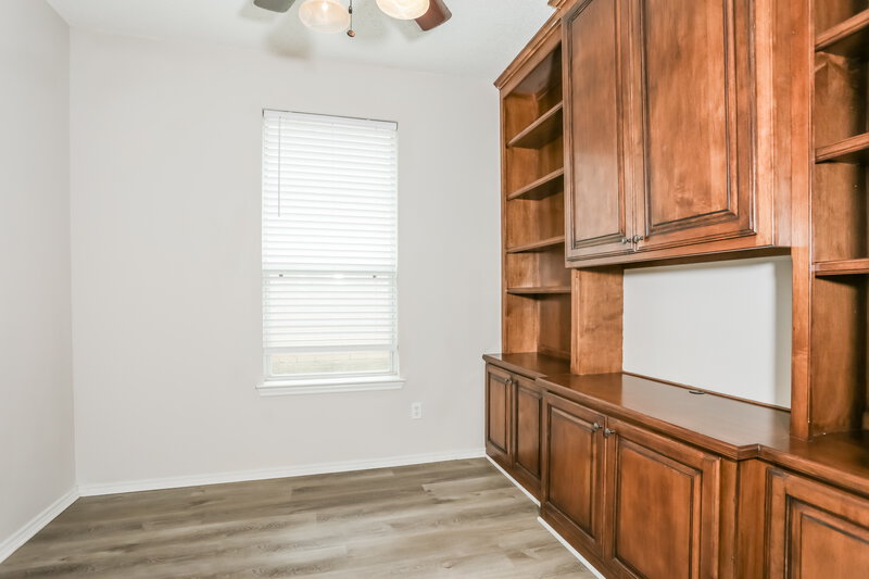 3,220/Mo, 508 Blueberry Hill Ln Mansfield, TX 76063 Office View