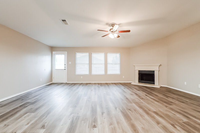 2,500/Mo, 2106 Aster Trl Forney, TX 75126 Family Room View