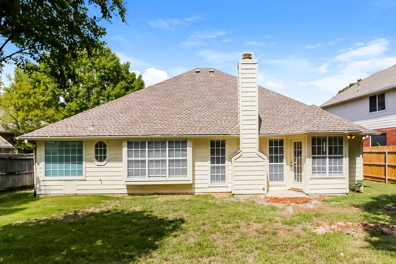 2,695/Mo, 2202 Park Hurst Dr Arlington, TX 76001 Rear View