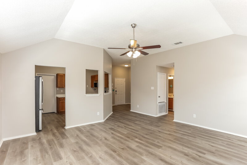 2,120/Mo, 4832 Thistledown Dr Fort Worth, TX 76137 Living Room View