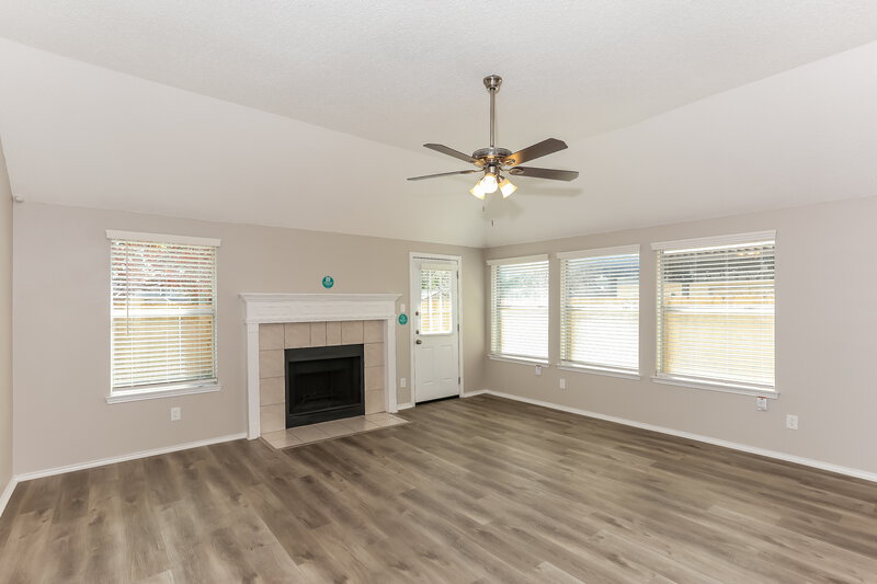 2,120/Mo, 4832 Thistledown Dr Fort Worth, TX 76137 Living Room View 2