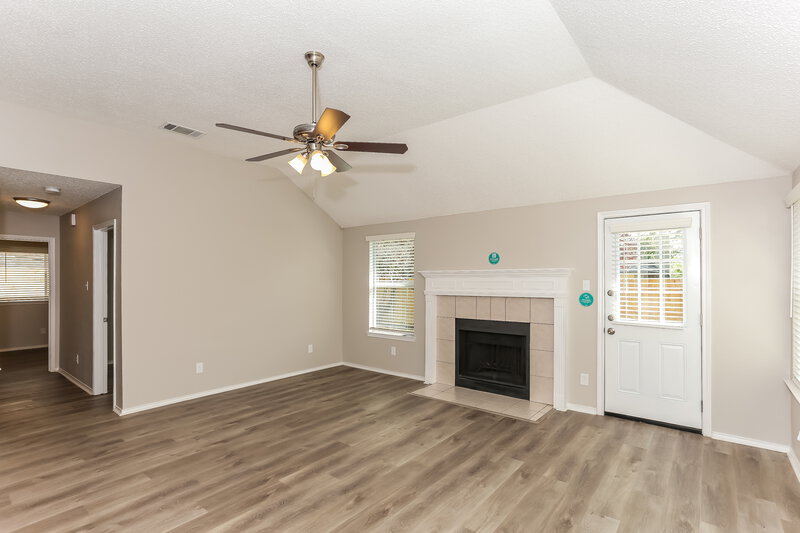 2,120/Mo, 4832 Thistledown Dr Fort Worth, TX 76137 Living Room View 3