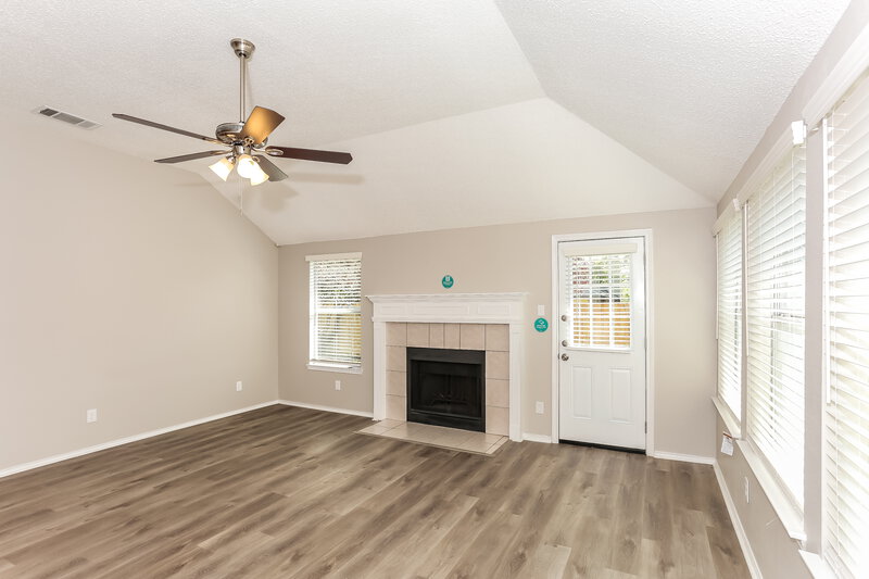 2,120/Mo, 4832 Thistledown Dr Fort Worth, TX 76137 Living Room View 4