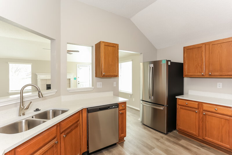 2,120/Mo, 4832 Thistledown Dr Fort Worth, TX 76137 Kitchen View 3