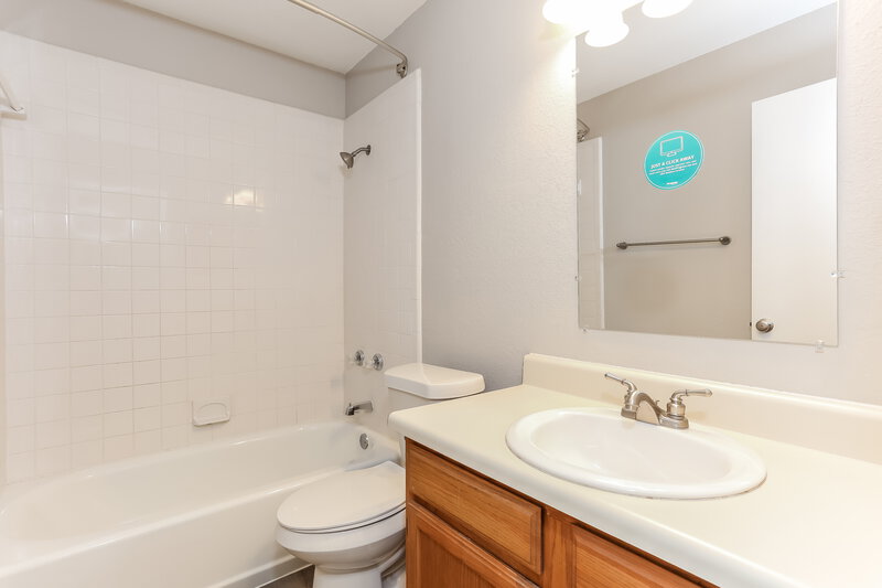 2,120/Mo, 4832 Thistledown Dr Fort Worth, TX 76137 Bathroom View