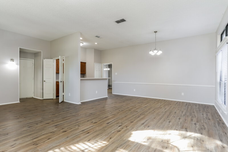 2,595/Mo, 1709 Raton Dr Arlington, TX 76018 Living Room View