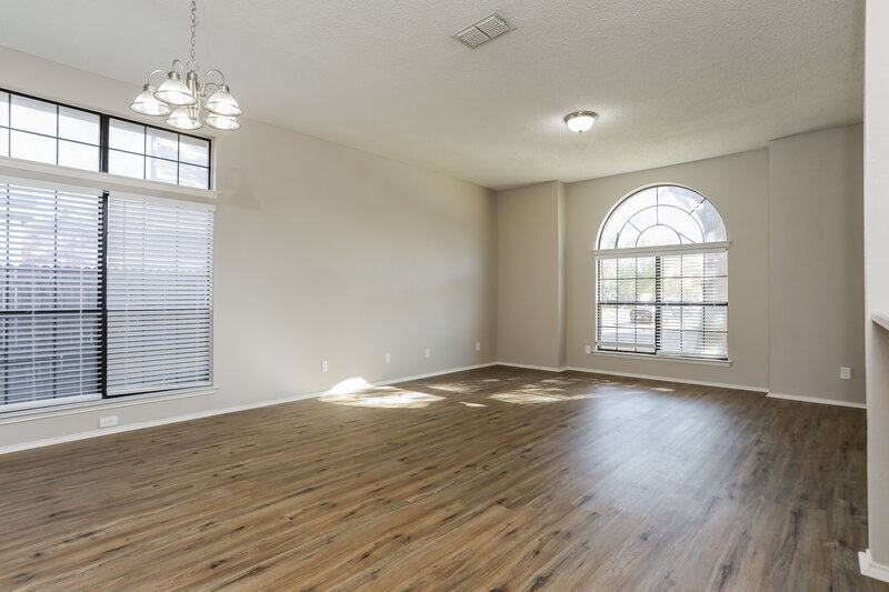 2,595/Mo, 1709 Raton Dr Arlington, TX 76018 Dining Room View