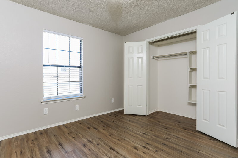 2,595/Mo, 1709 Raton Dr Arlington, TX 76018 Bedroom View 3