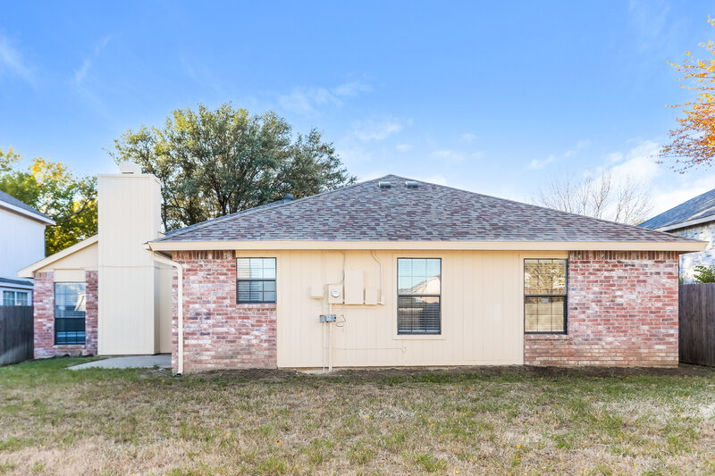 2,595/Mo, 1709 Raton Dr Arlington, TX 76018 Rear View