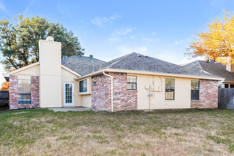 2,595/Mo, 1709 Raton Dr Arlington, TX 76018 Rear View 2