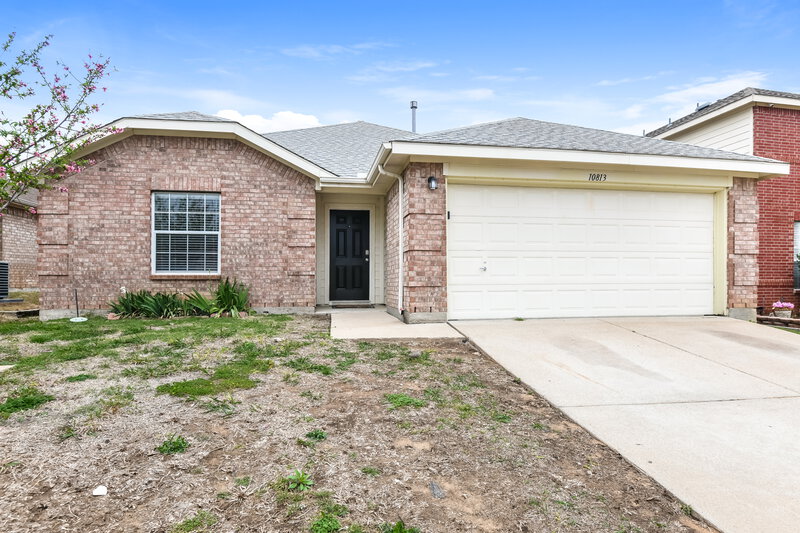 2,140/Mo, 10813 Briaroaks Dr Fort Worth, TX 76140 External View