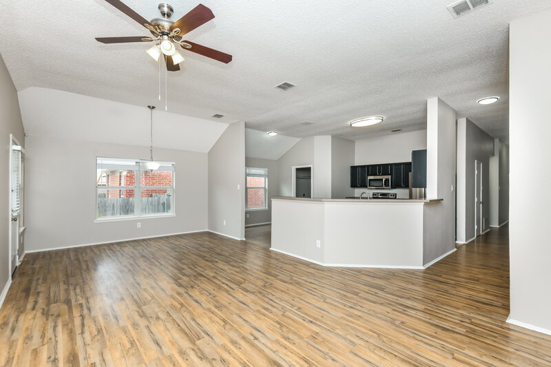 2,140/Mo, 10813 Briaroaks Dr Fort Worth, TX 76140 Misc View