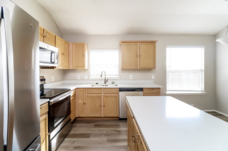 2,475/Mo, 6760 Ambercrest Dr Arlington, TX 76002 Kitchen View
