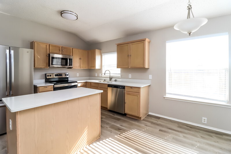 2,475/Mo, 6760 Ambercrest Dr Arlington, TX 76002 Kitchen View 2