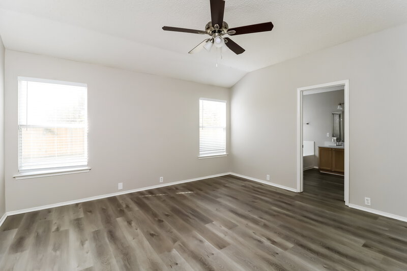 2,475/Mo, 6760 Ambercrest Dr Arlington, TX 76002 Main Bedroom View