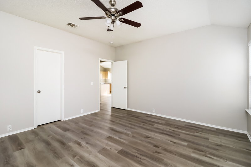 2,475/Mo, 6760 Ambercrest Dr Arlington, TX 76002 Main Bedroom View 2