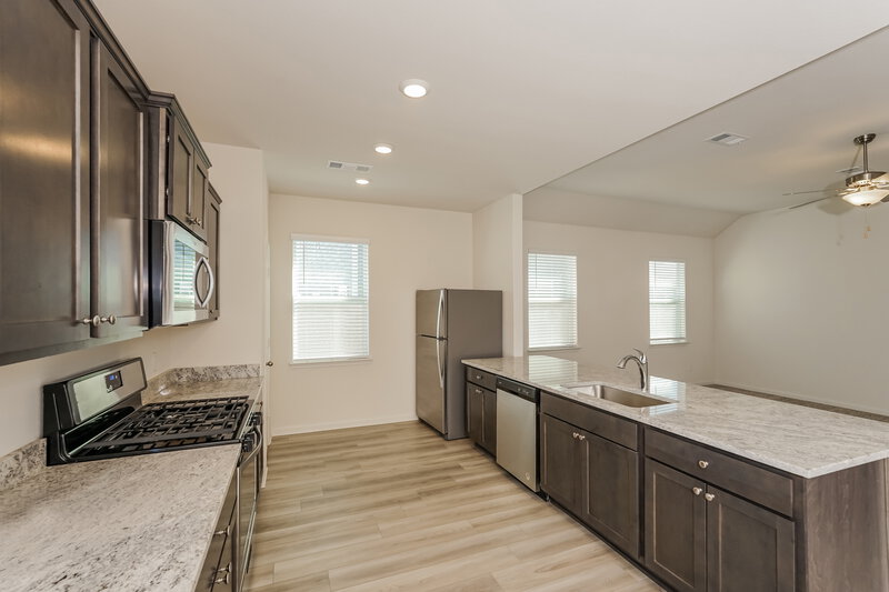 2,330/Mo, 1449 Sunkiss Dr Fort Worth, TX 76140 Kitchen View 2