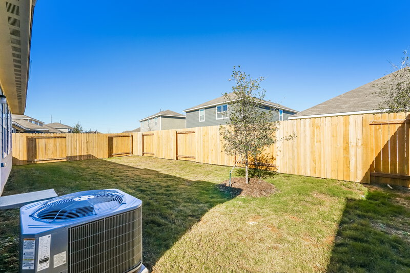 2,330/Mo, 1449 Sunkiss Dr Fort Worth, TX 76140 Rear View