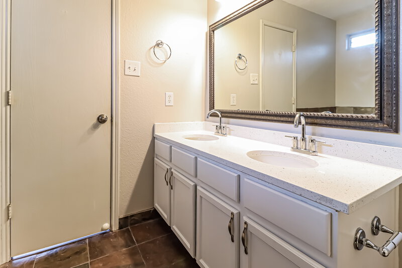 2,085/Mo, 3457 Bandera Ranch Rd Roanoke, TX 76262 Main Bathroom View