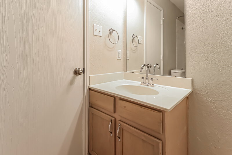 2,085/Mo, 3457 Bandera Ranch Rd Roanoke, TX 76262 Bathroom View