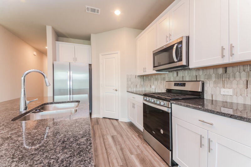 2,075/Mo, 6111 Tawakoni Ln Royse City, TX 75189 Kitchen View