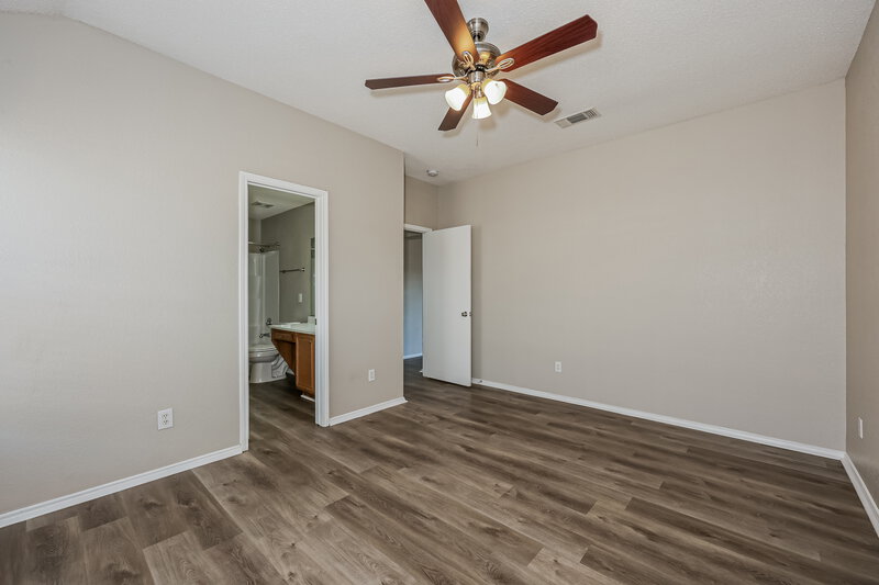 2,130/Mo, 1041 Glencrest Dr Cedar Hill, TX 75104 Main Bedroom View 2