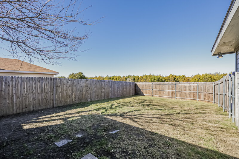 2,130/Mo, 1041 Glencrest Dr Cedar Hill, TX 75104 Backyard View