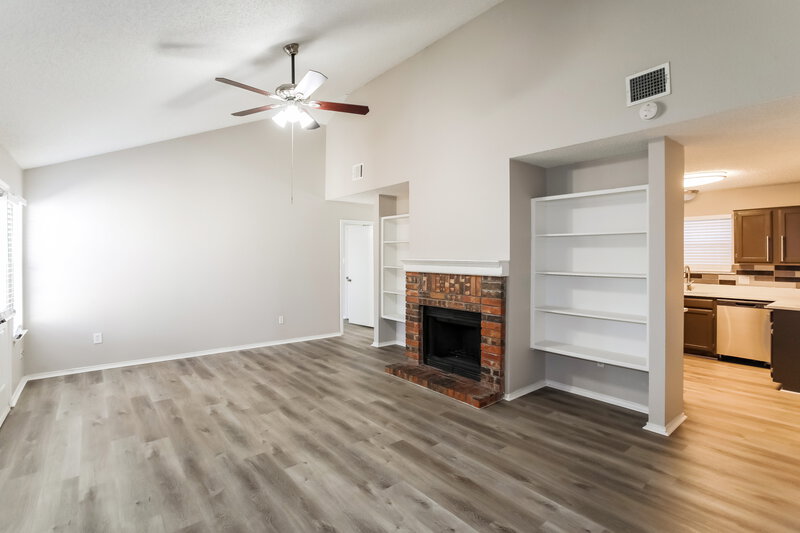 1,915/Mo, 1201 Cardinal Oaks Dr Mansfield, TX 76063 Living Room View