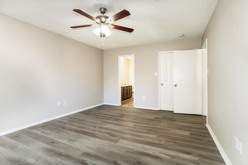 1,915/Mo, 1201 Cardinal Oaks Dr Mansfield, TX 76063 Main Bedroom View 2