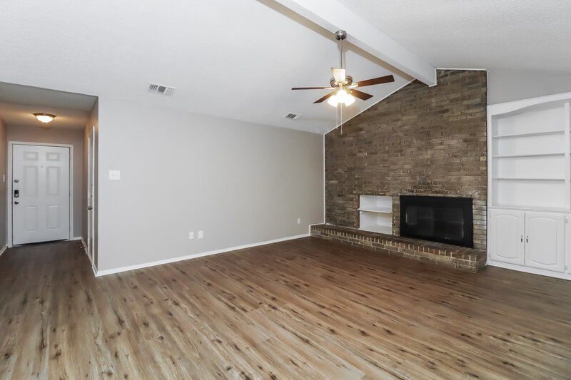 1,885/Mo, 19 Atlanta Ct Mansfield, TX 76063 Living Room View 2