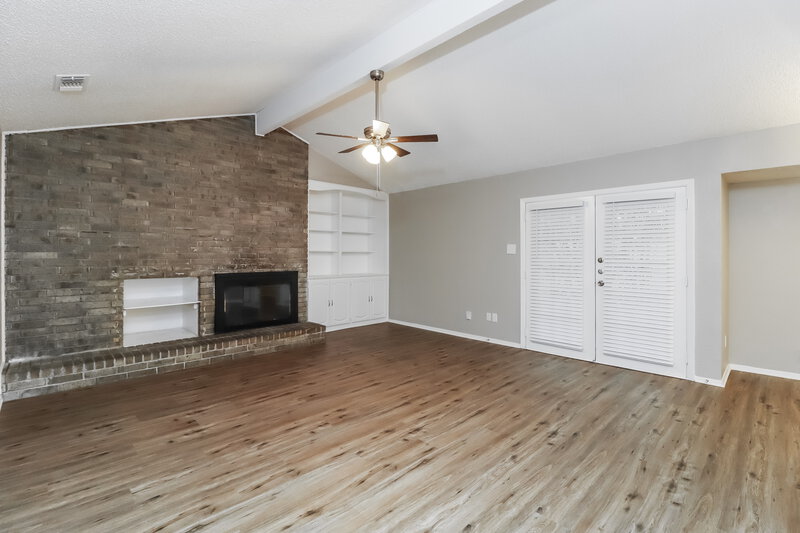 1,885/Mo, 19 Atlanta Ct Mansfield, TX 76063 Living Room View 3