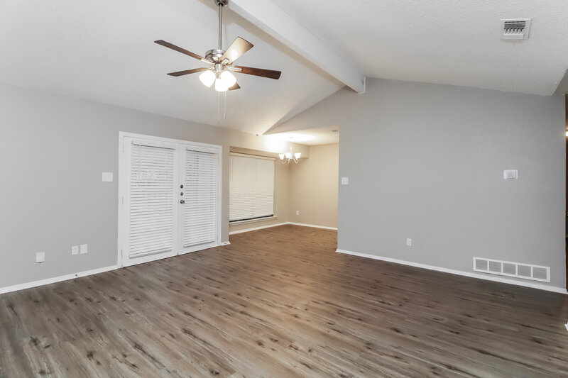 1,885/Mo, 19 Atlanta Ct Mansfield, TX 76063 Living Room View 4