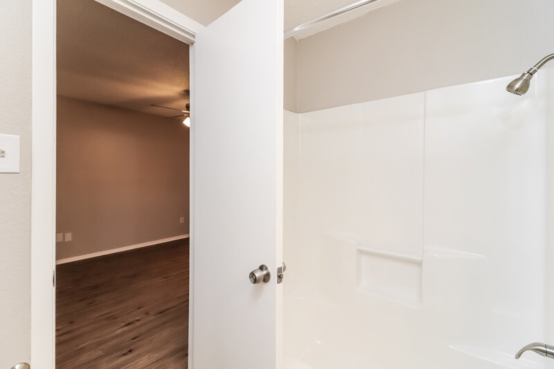 1,885/Mo, 19 Atlanta Ct Mansfield, TX 76063 Main Bathroom View