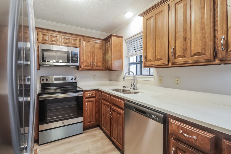 2,215/Mo, 760 Rosehill Ln Cedar Hill, TX 75104 Kitchen View