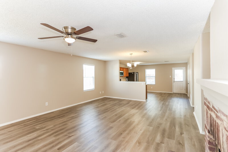 1,760/Mo, 8761 Stonebriar Ln Fort Worth, TX 76123 Living Room View