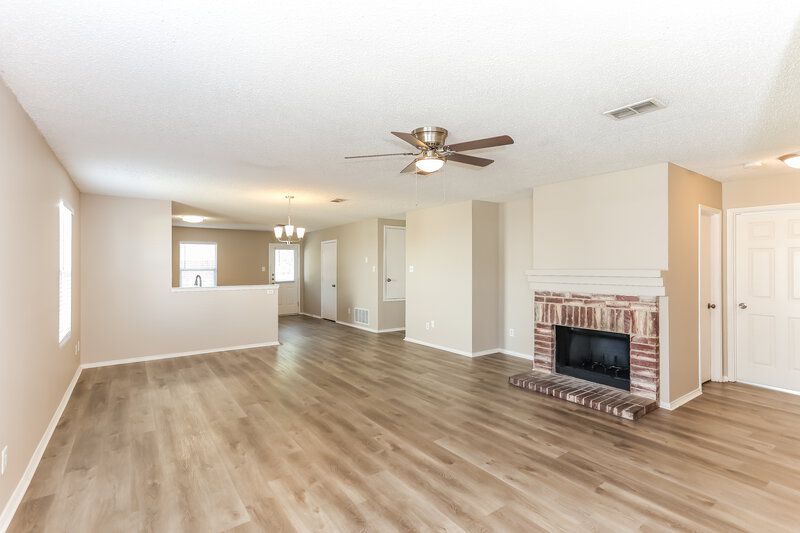 1,760/Mo, 8761 Stonebriar Ln Fort Worth, TX 76123 Living Room View 2