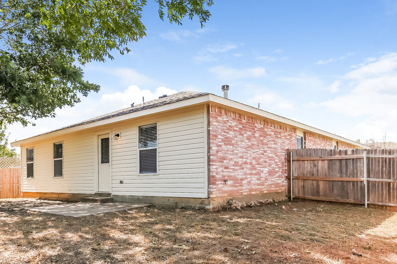 2,120/Mo, 8761 Stonebriar Ln Fort Worth, TX 76123 Rear View